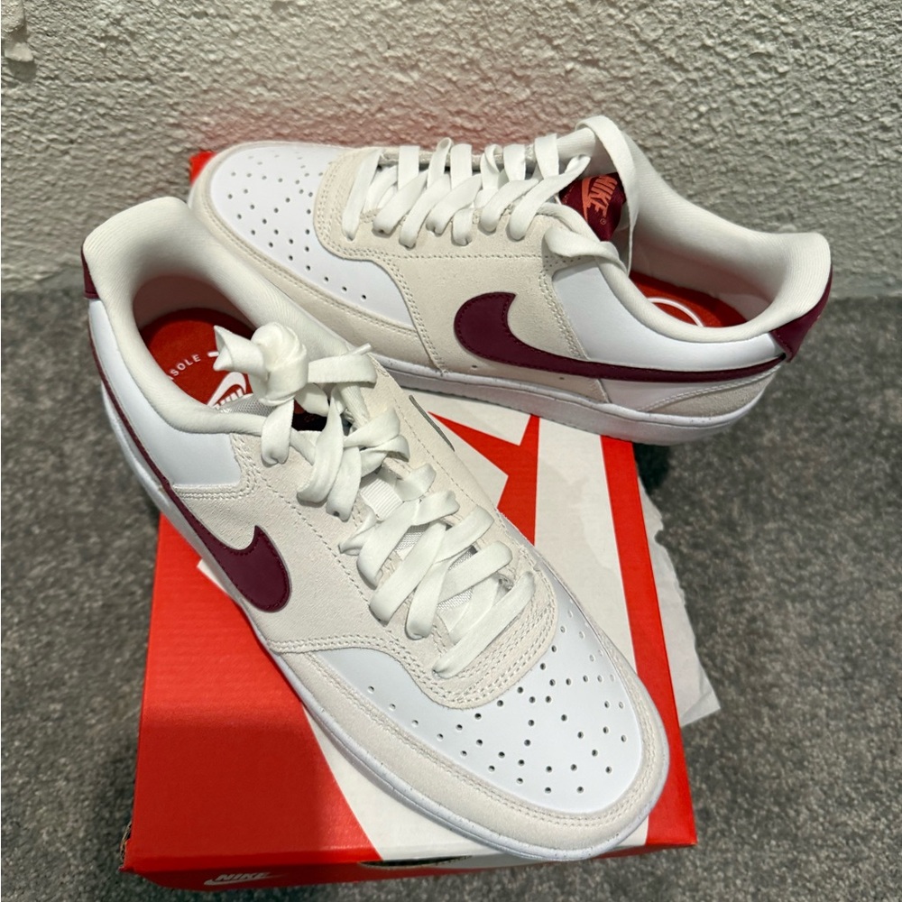 Nike women’s White and Burgundy Sneakers - Picture 2 of 4